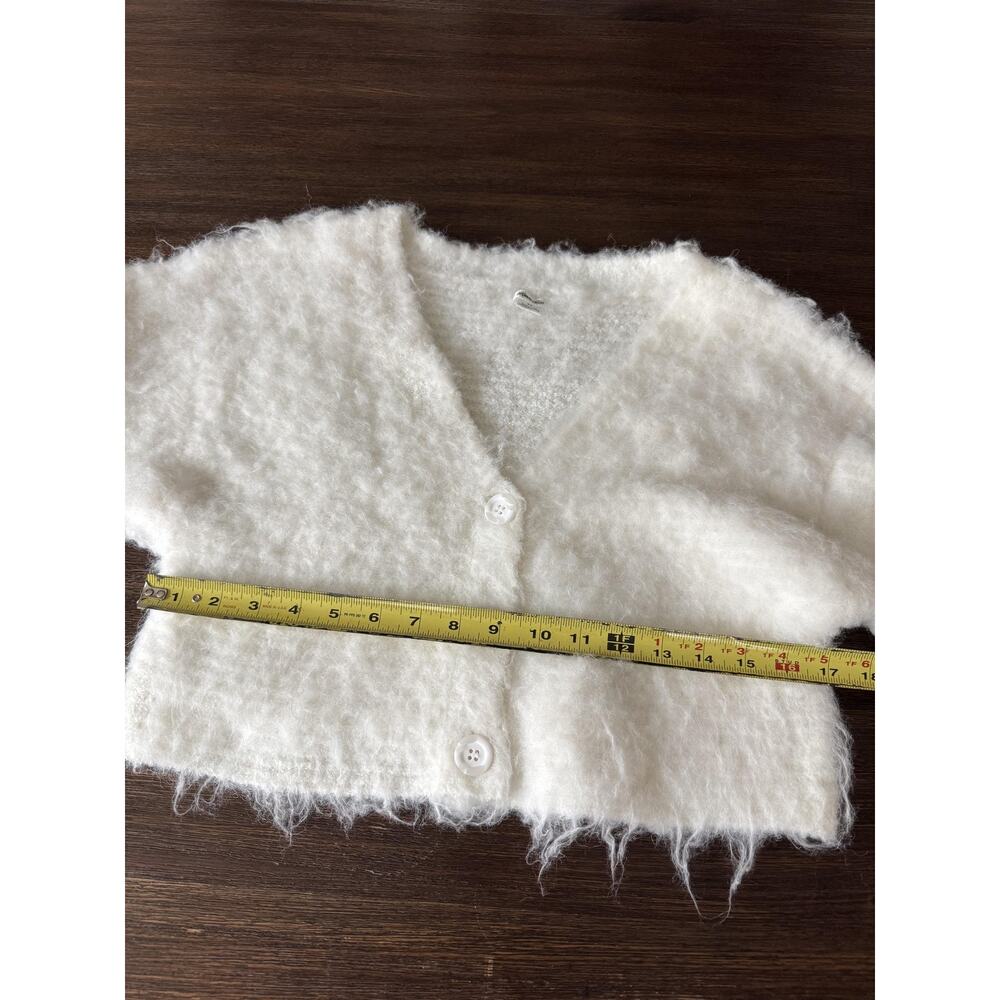 Kimchi Blue Cropped Fuzzy Cardigan Sweater Womens Small Cloud White - Picture 6 of 11